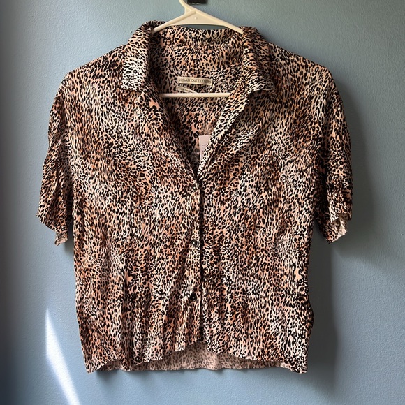 Urban Outfitters Cheetah Button Down Shirt - Picture 1 of 4